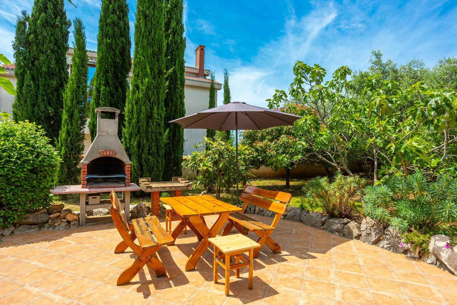 Apartments Villa Temer Пинезичи Экстерьер фото